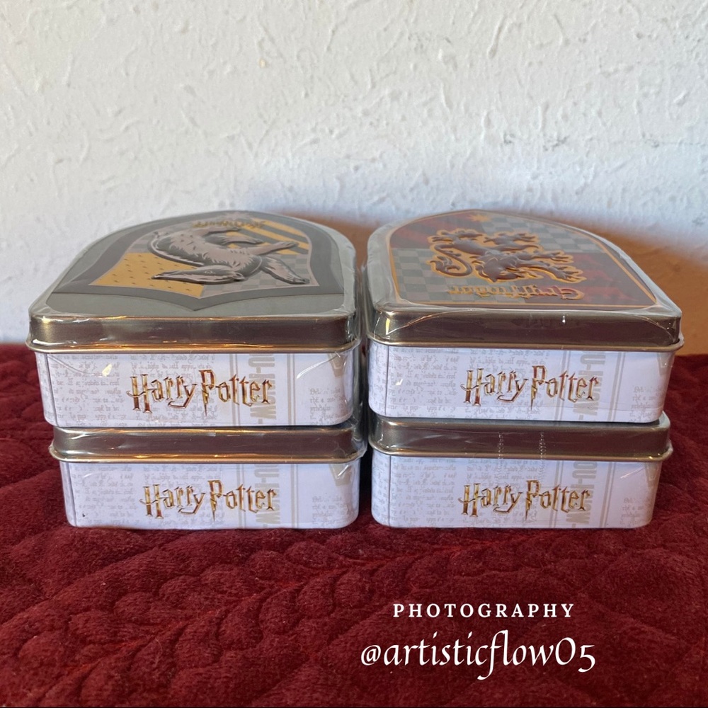 NEW! Harry Potter™ Limited Complete Crest Tins Set - Picture 4 of 7